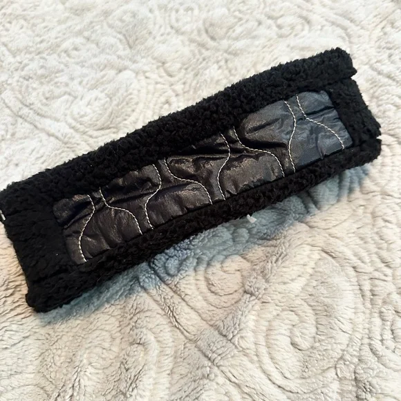 Black Fleece Headband - Picture 2 of 4